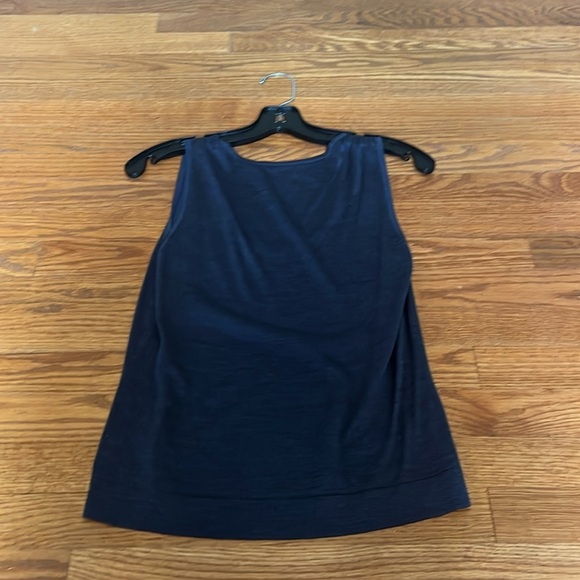 Tahari Women’s Silk Tank Top Size Medium - Picture 4 of 4